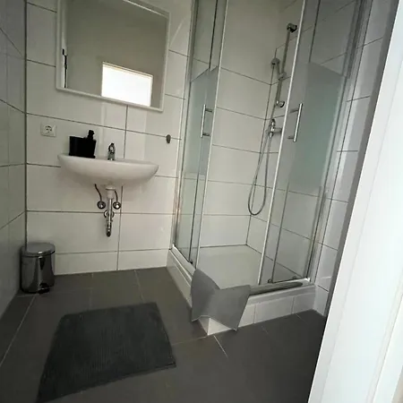 Casa de hóspedes Doppelzimmer Mit Bad-tv-kuelschrank 9 3*